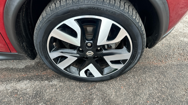 Nissan Juke 1.2 DiG-T N-Connecta 5dr Petrol Hatchback